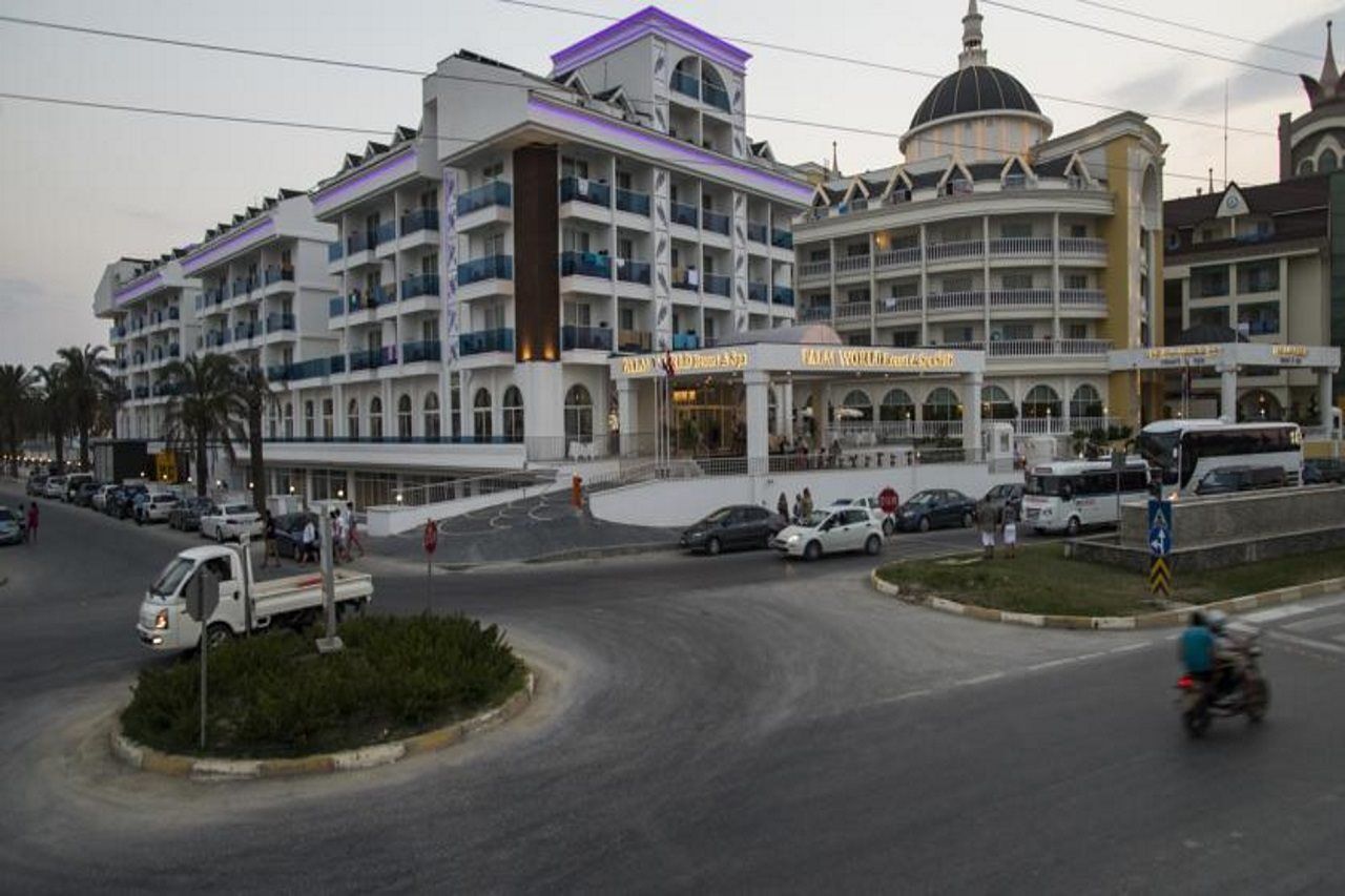Palm World Side Resort & Spa Exterior photo